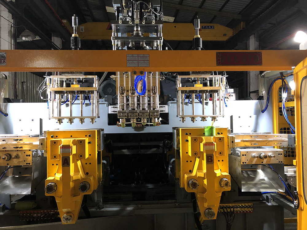 With its advanced technology, user-friendly interface, and superior performance, our blow moulding machine will help you produce high-quality plastic products with ease.